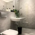 Апартаменты Cozy With Ac For Couples - Old Town