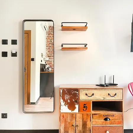 Lejlighed Cozy With Ac For Couples - Old Town