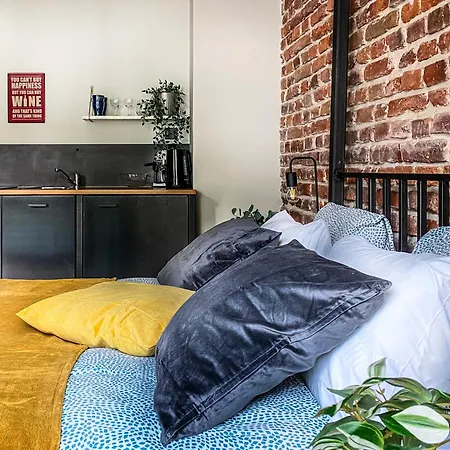 Cozy With Ac For Couples - Old Town Apartament *