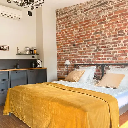 Апартаменты Cozy With Ac For Couples - Old Town *