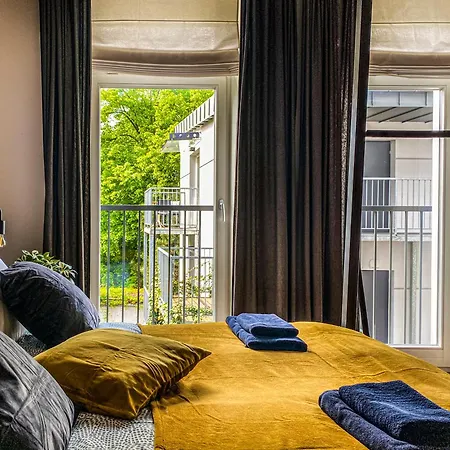 Cozy With Ac For Couples - Old Town Apartman