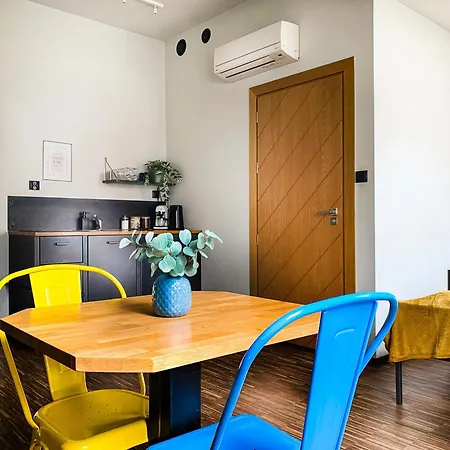 Cozy With Ac For Couples - Old Town Apartman *
